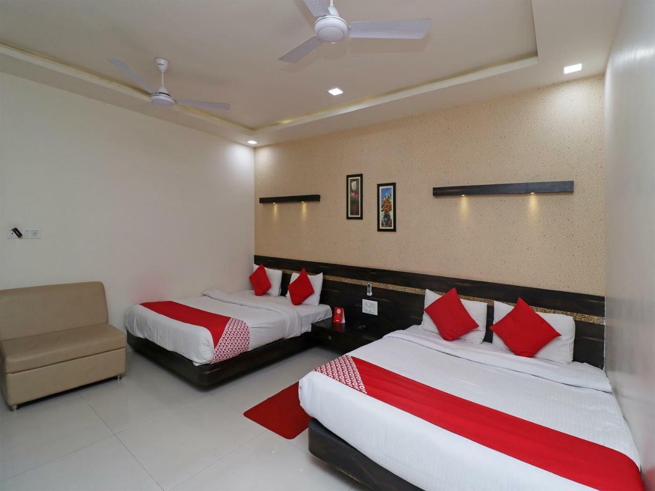 Hôtel Oyo 29012 Gayatri Palace à Durg Extérieur photo
