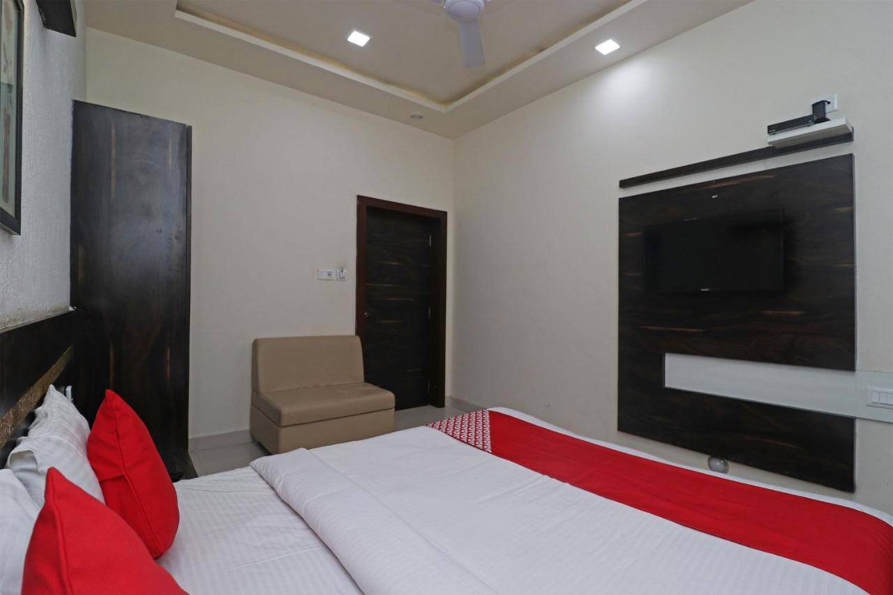 Hôtel Oyo 29012 Gayatri Palace à Durg Extérieur photo
